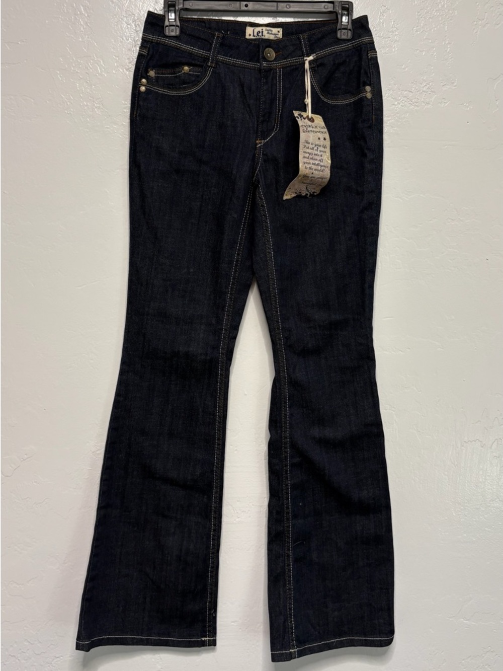 New with tags, womens size 5 Lei brand jeans, #N1111
